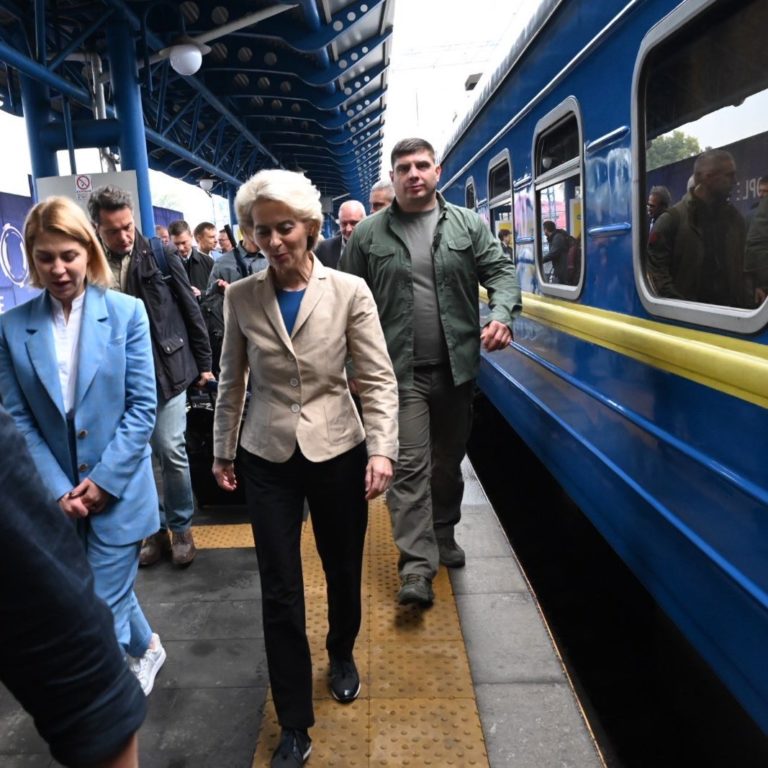 Глава Еврокомиссии Урсула фон дер Ляйен  прибыла в Киев для переговоров о приеме Украины в ЕС