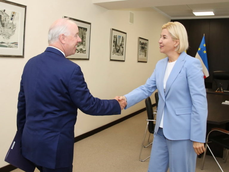Влах встретилась с послом США в Молдове и раскритиковала правительство