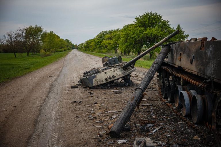 Британская разведка: низкая оплата бьёт по боевому духу военных из РФ