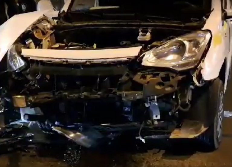 (ФОТО) В Кишинёве автомобиль столкнулся с полицейской машиной
