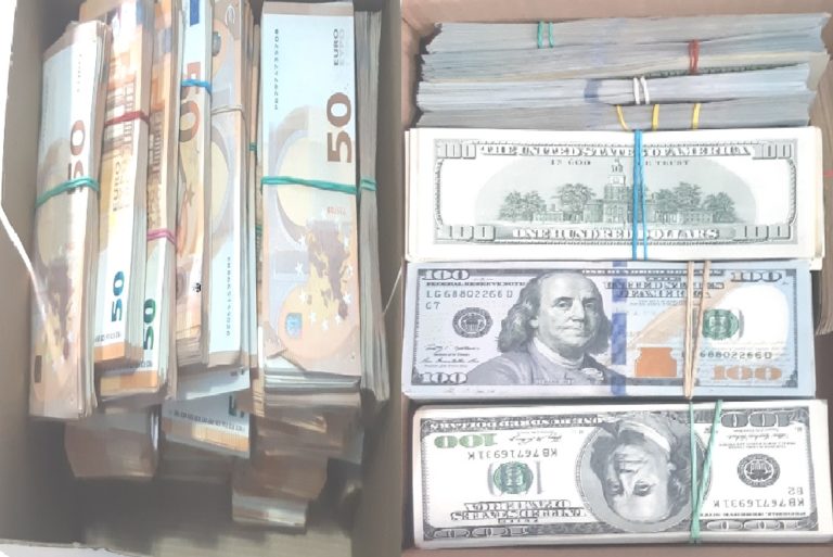 Гражданку Украины за попытку вывезти из Молдовы сотни тысяч евро и долларов отправили под суд