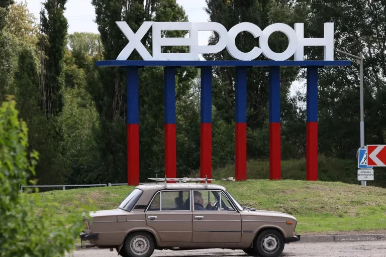 Оккупационные власти массово вывозят из города жителей Херсона
