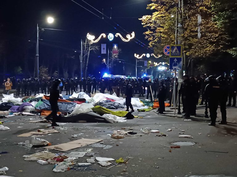 Правозащитные организации выступили с декларацией по поводу сноса палаточного городка и разгона протестов в Кишиневе