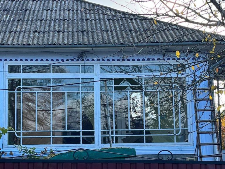 Саперы закончили осмотр части села Наславча, где упали обломки ракеты