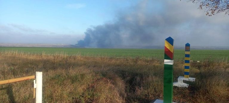 Зеленский об обломках российской ракеты, упавших в Молдове: «Важно вместе защищаться от этого зла»