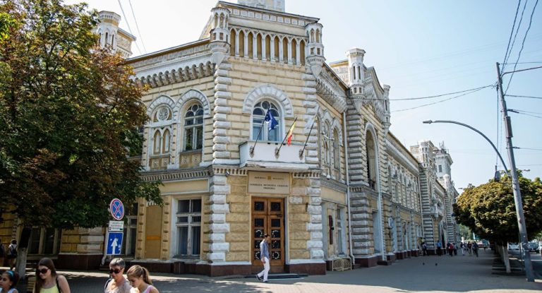 Муниципальный совет Кишинёва «утвердил» тариф на воду в 23 лея, но у него нет на это полномочий — решение за НАРЭ