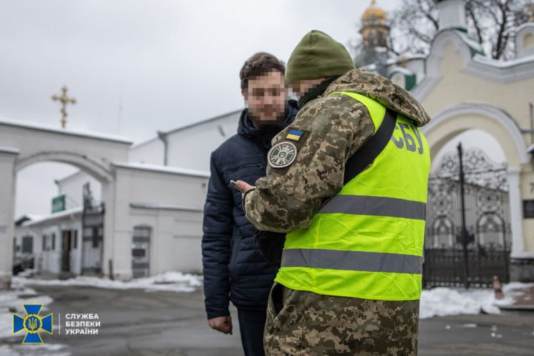 (ФОТО) СБУ сообщила о результатах обысков в Киево-Печерской Лавре, монастыре в Кореце и епархии в Ровно