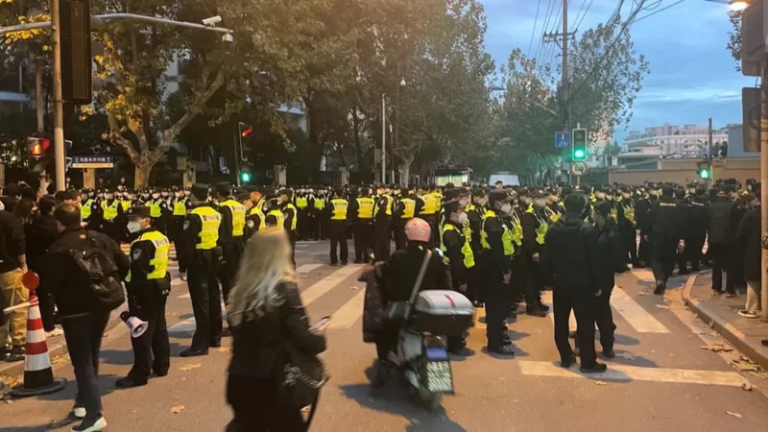 В Китае проходят масштабные протесты против антиковидных ограничений