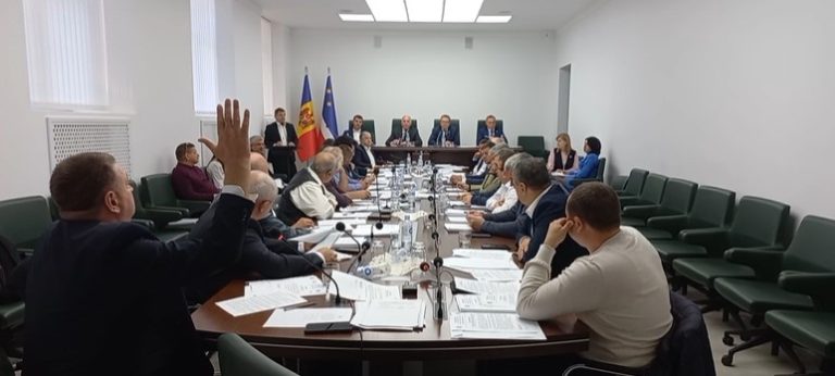Раскол во фракции Gagauz sesi: что произошло и к чему приведет —  мнение экс-депутата о закулисье гагаузской политики