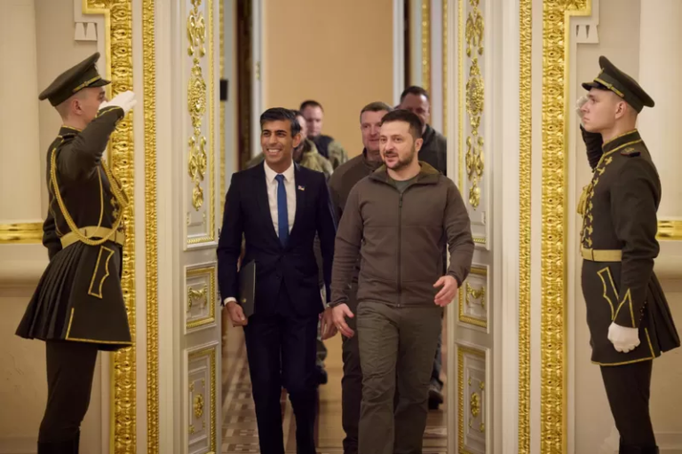 Премьер Великобритании посетил Киев и пообещал выделить 50 млн фунтов на борьбу с российскими дронами