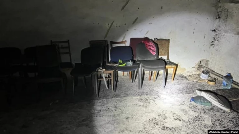 (ВИДЕО) После деоккупации в Херсоне обнаружена «детская пыточная». Рассказ 14-летнего узника