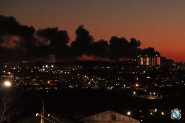 На аэродроме в Курске вспыхнул пожар