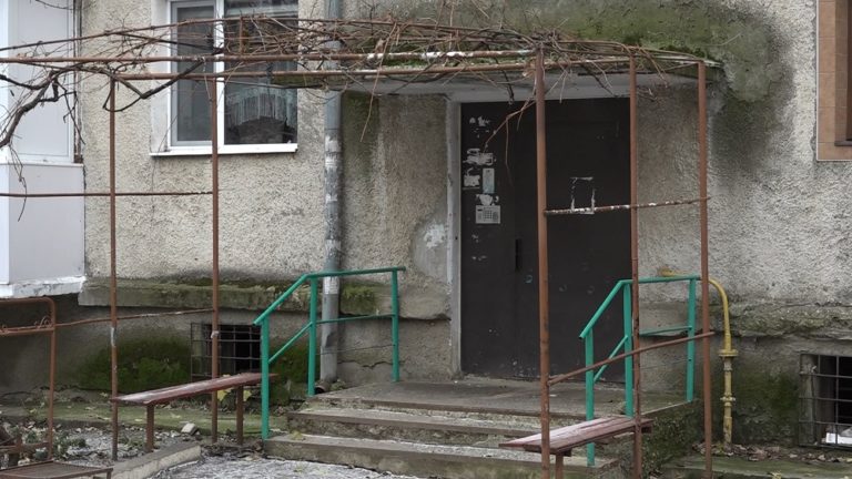 В Бельцах в подъезде нашли восьмимесячного подкидыша. При нём была записка