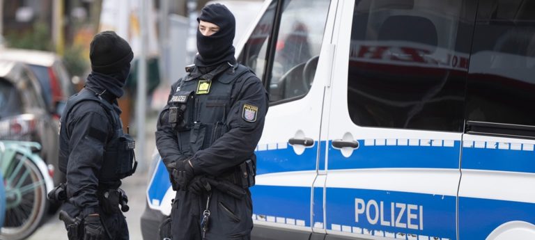 В Германии полиция сорвала попытку госпереворота, среди задержанных «рейхсбюргеров» принц Генрих XIII и гражданка России