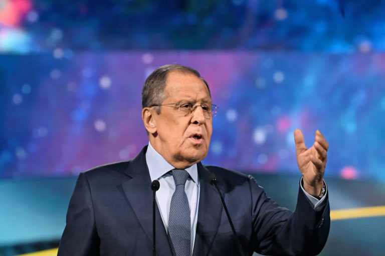 Лавров потребовал от Украины выполнить российские условия