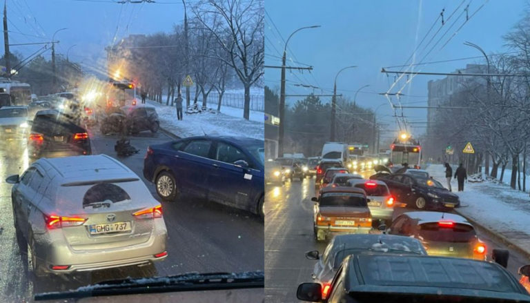 (ФОТО) В Кишинёве столкнулись два автомобиля и троллейбус, есть пострадавший