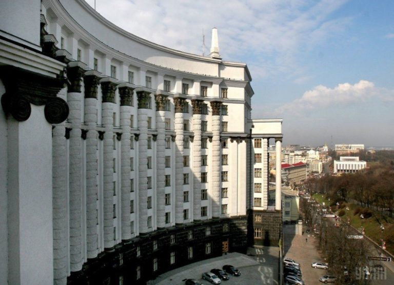 В Украине уволены четыре замминистра и главы пяти областных военных администраций