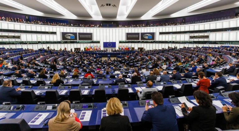 Европарламент призвал создать трибунал для Путина и Лукашенко