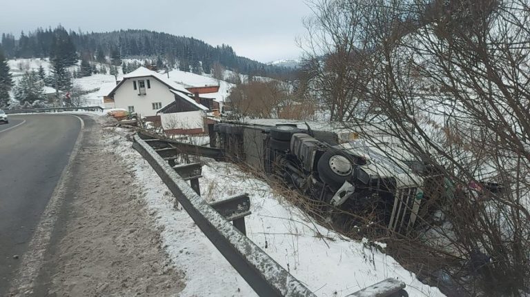 В Румынии попал в аварию грузовик с молдавскими номерами, водителя госпитализировали