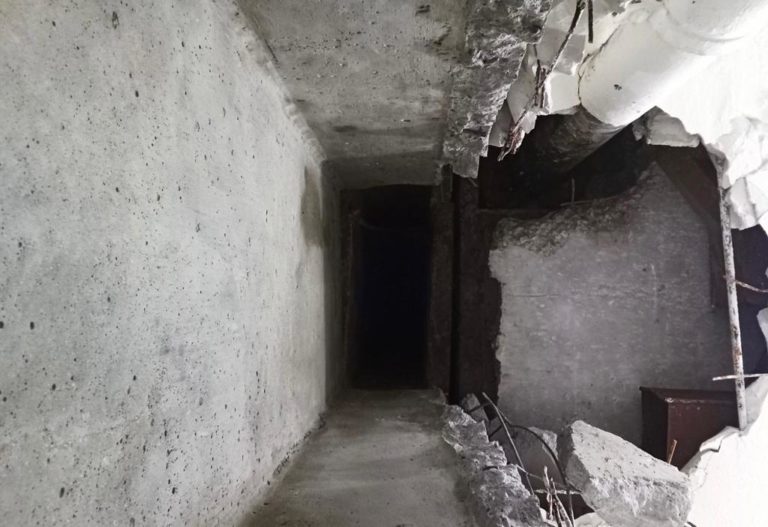 (ФОТО/ВИДЕО) Мужчина из Кишинева застрял в вентиляции, его вытащили спасатели