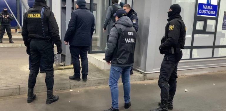 (ВИДЕО) Подробности обысков на таможнях: 25 человек подозреваются в коррупции
