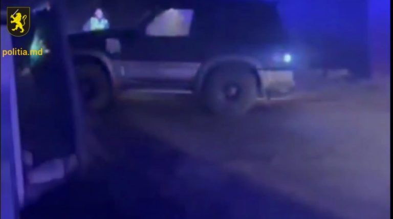 (ВИДЕО) Погоня в Яловенском районе: полицейским пришлось стрелять по шинам