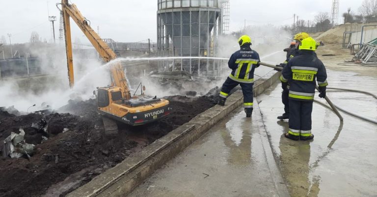 (ФОТО) Пожар в порту Джурджулешты полностью потушили через 4 дня