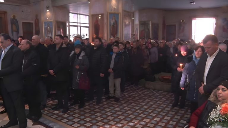 В Комрате на Храм молились «за Святую Русь». Архиепископ: «Мы читаем эту молитву на каждое богослужение, вы опоздали»