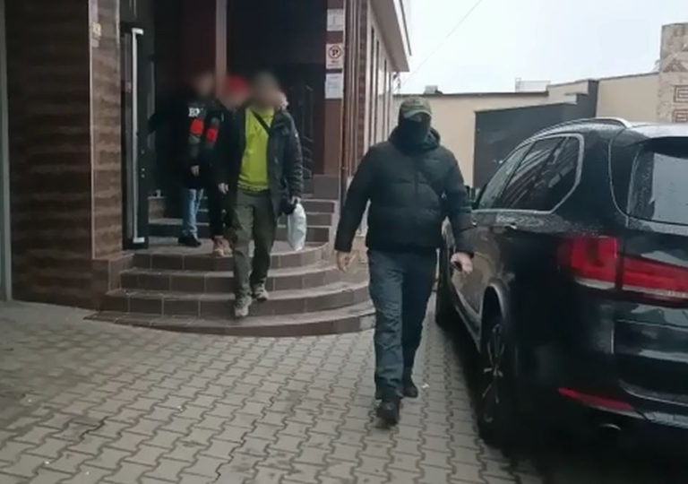 Двух иностранных граждан выдворили из Молдовы на 10 лет за угрозу нацбезопасности