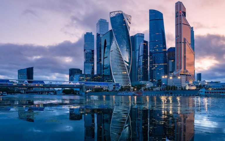 В «Москва-сити» загорелась одна из башен