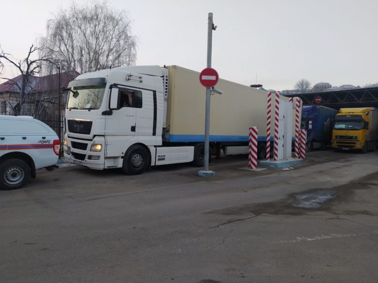 (ФОТО) Молдова отправила Украине партию гуманитарной помощи на 16,8 млн леев