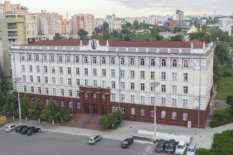 Академия наук поддержала инициативу по замене «молдавского языка» на «румынский язык» в законодательстве Молдовы
