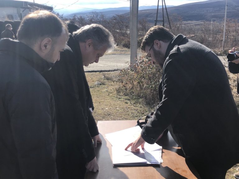 (ФОТО/ВИДЕО) Вице-премьер Олег Серебрян посетил линию российской оккупации в Грузии