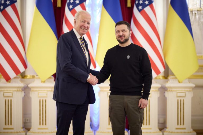 (ФОТО/ВИДЕО) Президент США Байден прибыл в Киев