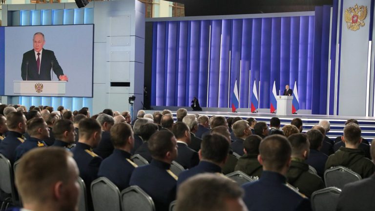 Путин выступил с посланием к Федеральному собранию: главное