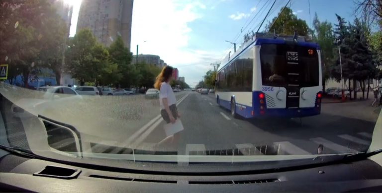 Руководителей Управления электротранспорта Кишинева отстранили на время расследования дела сбитой насмерть девочки