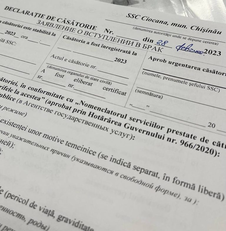 ЛГБТ-паре из Кишинёва официально отказали в регистрации брака