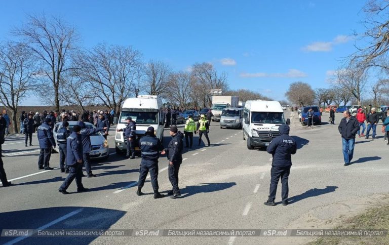 Молдавские перевозчики объявили об акции протеста против «мести полиции»