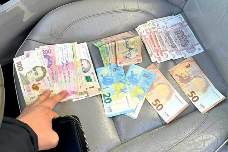 За ввоз продукции через Джурджулешты брали взятки, подозреваются 11 сотрудников ANSA