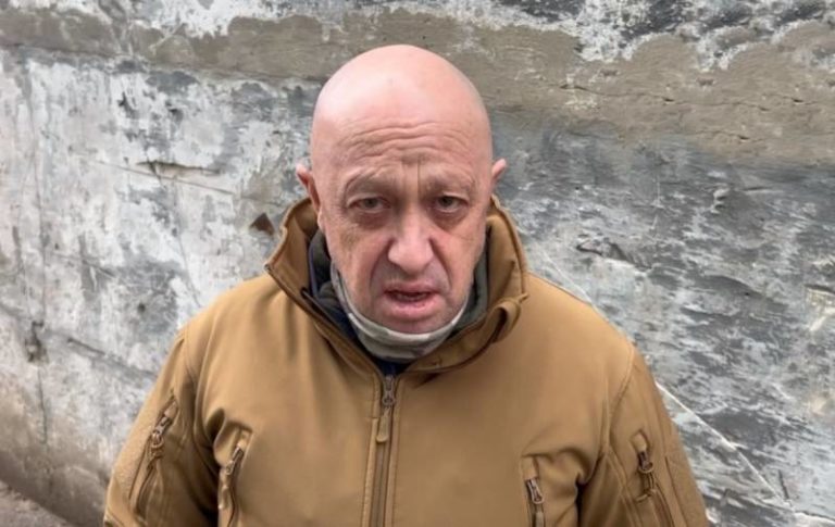 Глава ЧВК Вагнера Пригожин пожаловался, что его отключили от спецсвязи и больше не принимают в правительстве