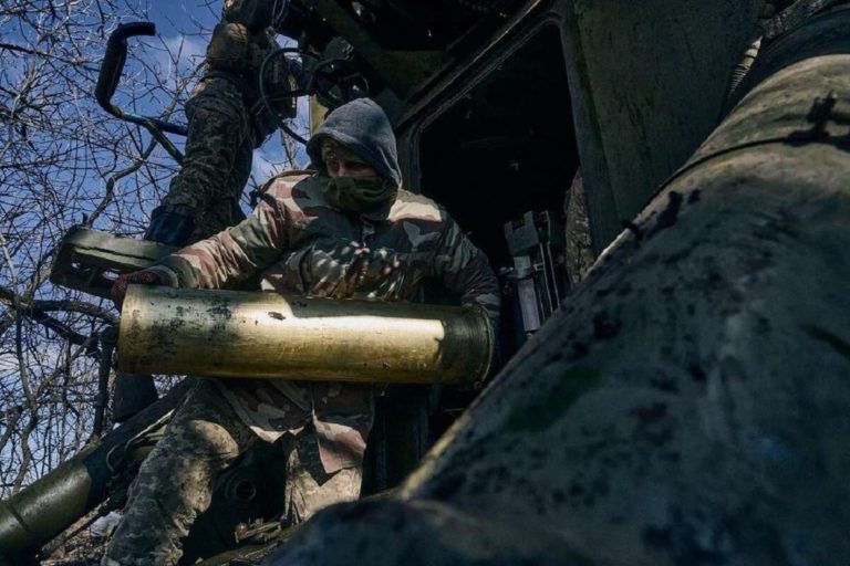 (ВИДЕО/ФОТО) За сутки российские войска 54 раза обстреляли Херсонщину, попали по областному кардиоцентру