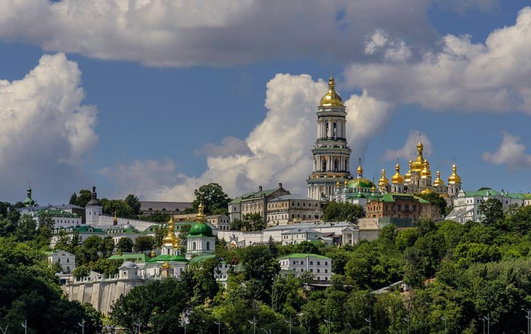 Московский патриархат окончательно изгоняют из Киево-Печерской лавры