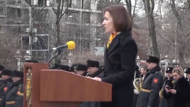 (ВИДЕО) «Людям по обе стороны Днестра нечего делить» — Санду выступила с речью ко Дню памяти и признательности