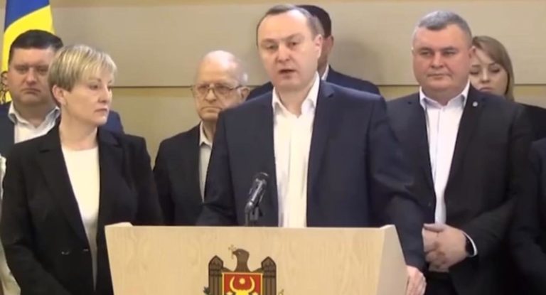 Социалисты обвиняют Нестеровского в получении денег за выход из партии, депутат все отрицает