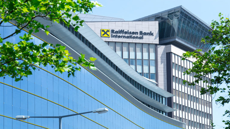СМИ: в Евросоюзе потребовали от австрийского Raiffeisen Bank International уйти из России