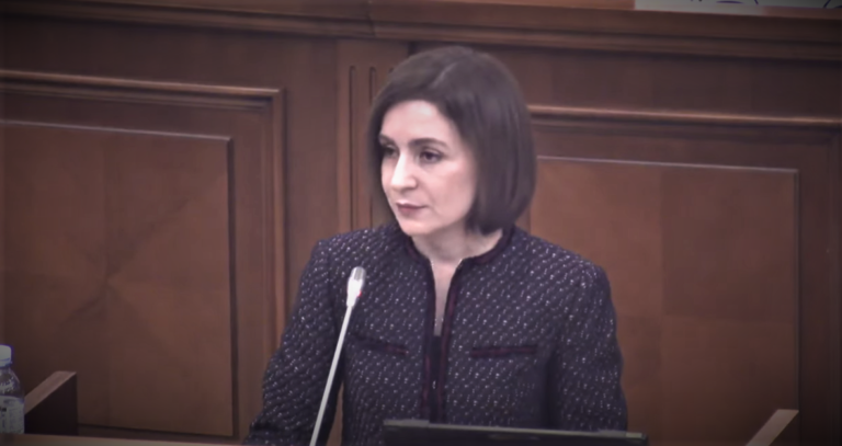 Майя Санду выступила с речью в парламенте: Пока я президент, Молдова будет стоять прямо