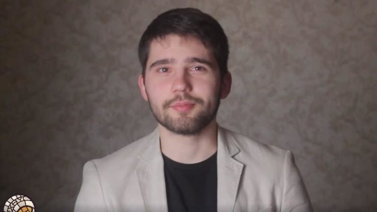 Православный блогер о «нехристианском» поведении на кладбищах в Пасху: «Пришли на кладбище с одним набором посуды, вернулись с другим»