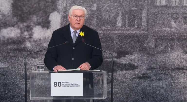 «Никогда больше» — президент Германии у мемориала героям Варшавского гетто сравнил войну Путина с войной Гитлера