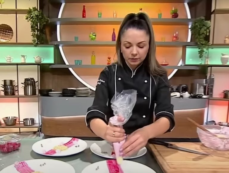 Кондитерка из Кишинёва взяла высший балл на румынском кулинарном шоу и прошла в следующий этап