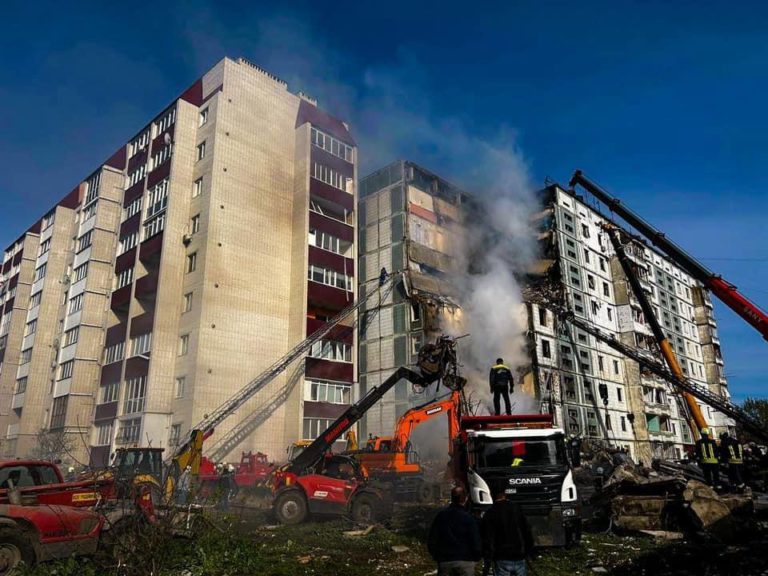 (ФОТО) Украина подверглась массовому ракетному обстрелу в ночь на 28 апреля. Есть погибшие